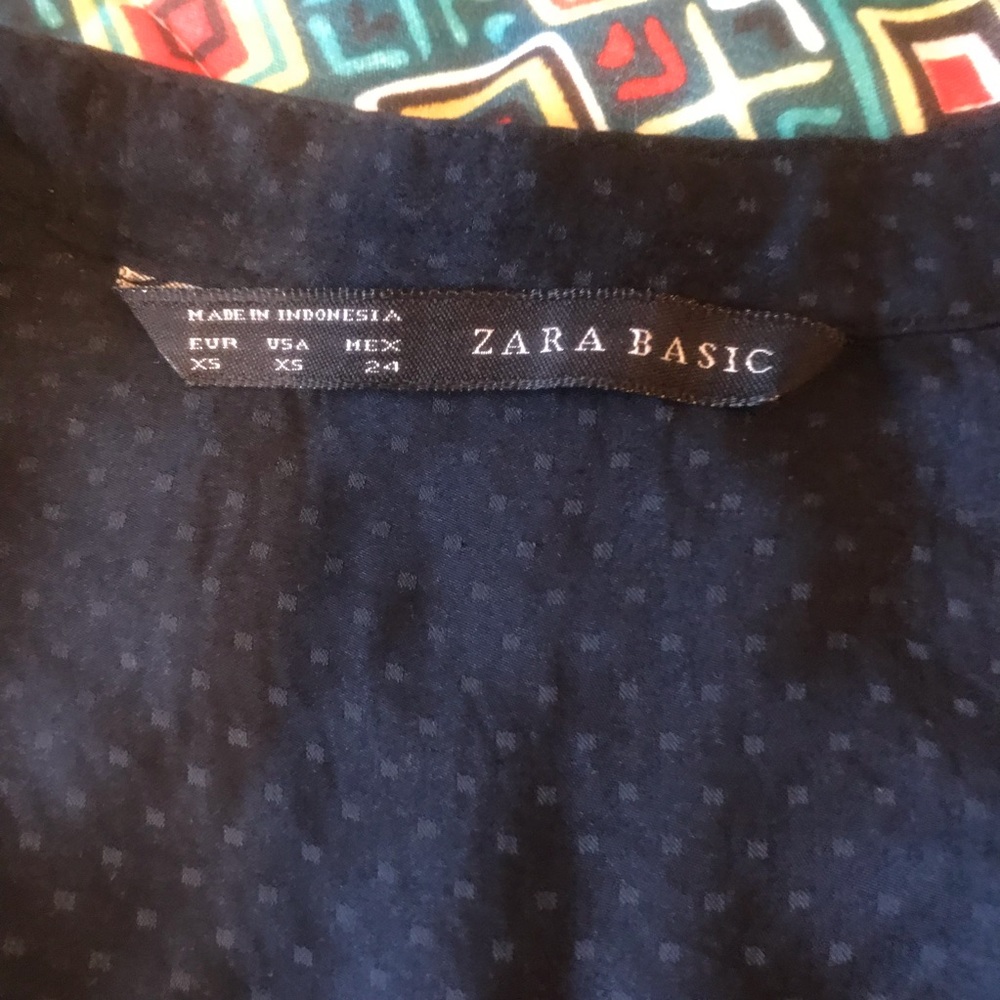 Zara Basic Button Down Blouse Size Xs Roll Tab Sl… - image 4